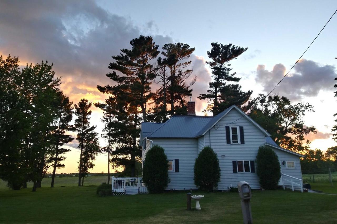 Quiet Farmhouse Retreat With Fire Pit - Pets Welcome Milltown Екстериор снимка
